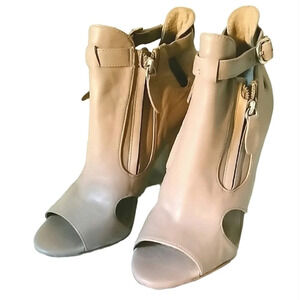 Beautiful Peep Toe Heels NWOB 😍